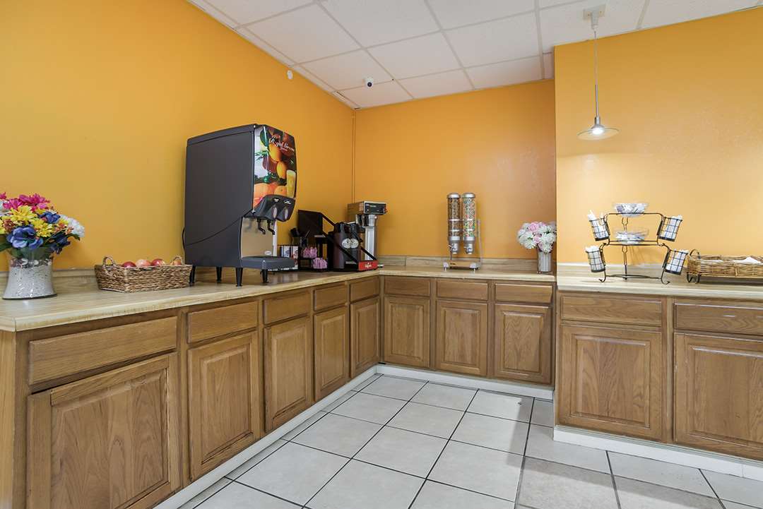 Americas Best Value Inn Tulsa at I-44 15/44