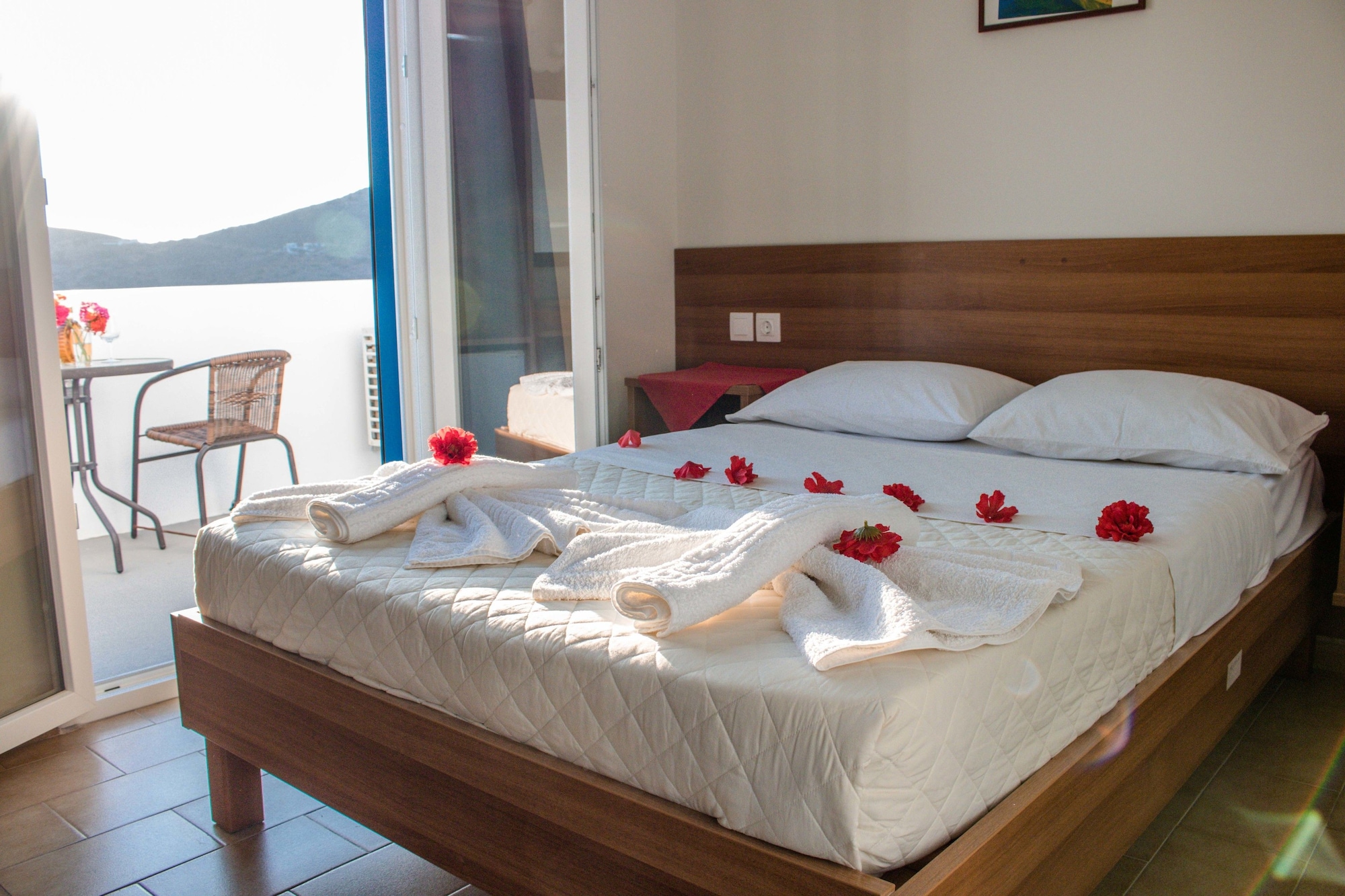 STANDARD, SEA VIEW