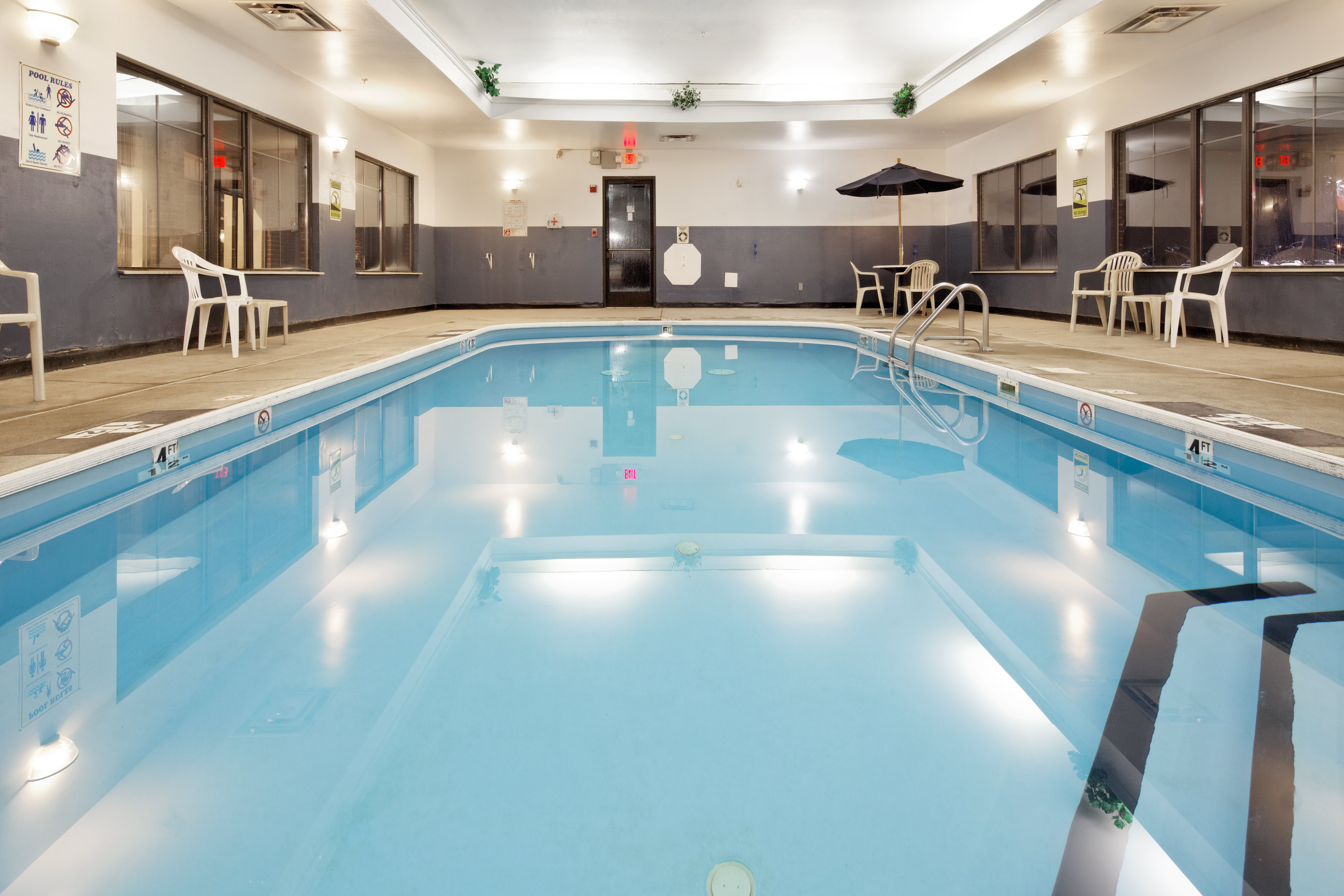 Holiday Inn Express Hotel And Suites Lancaster 40/72