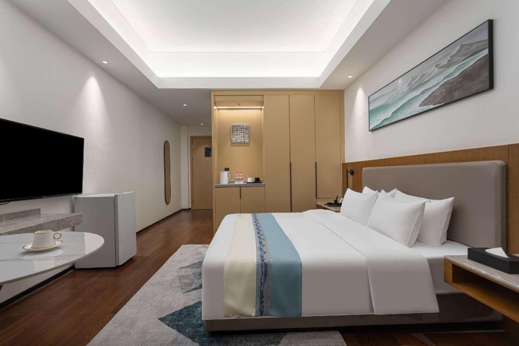 Days Hotel by Wyndham Changsha Huanghua Intl Airport 12/25