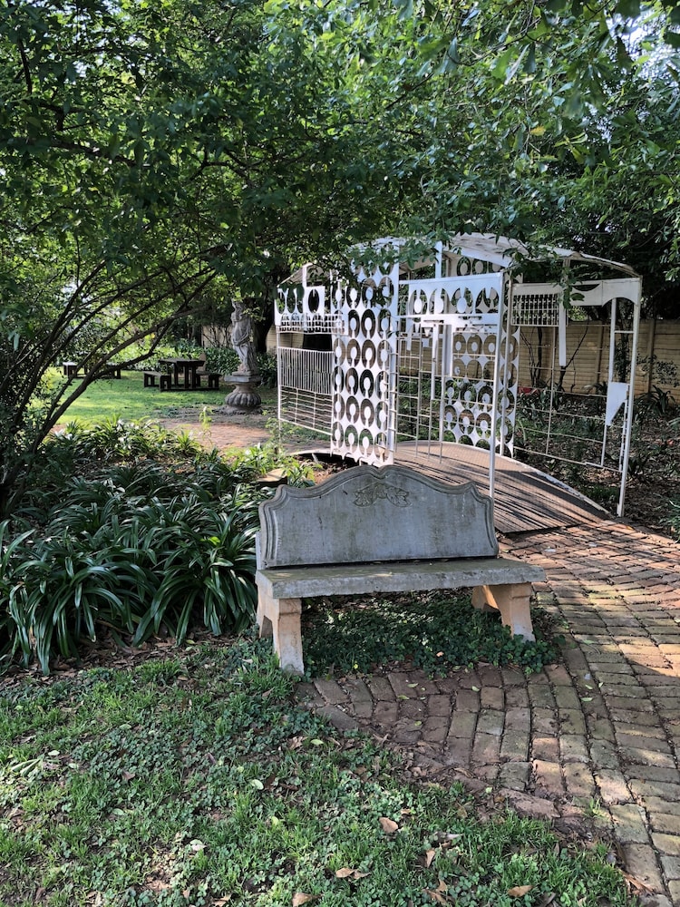 Elsje's Country Inn 41/50