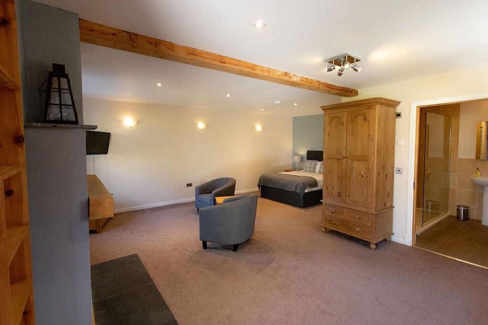 Redwood House 30/50