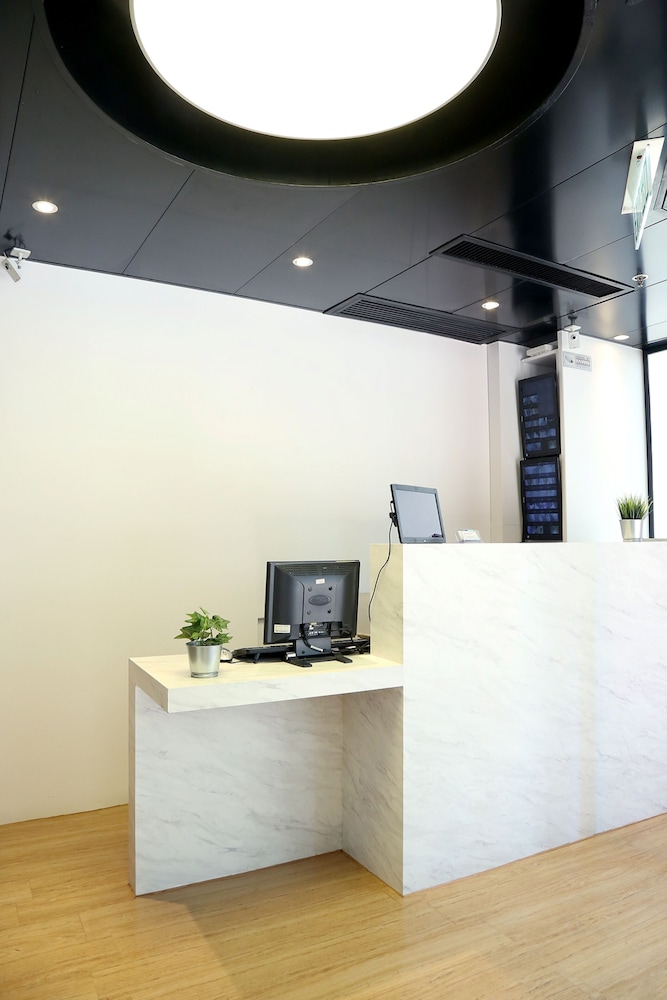 Bluejay Residences 7/40