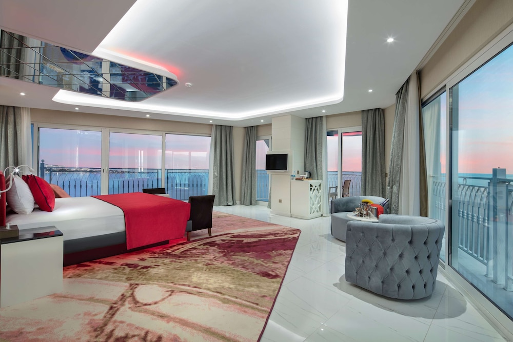 Granada Luxury Beach 12/50