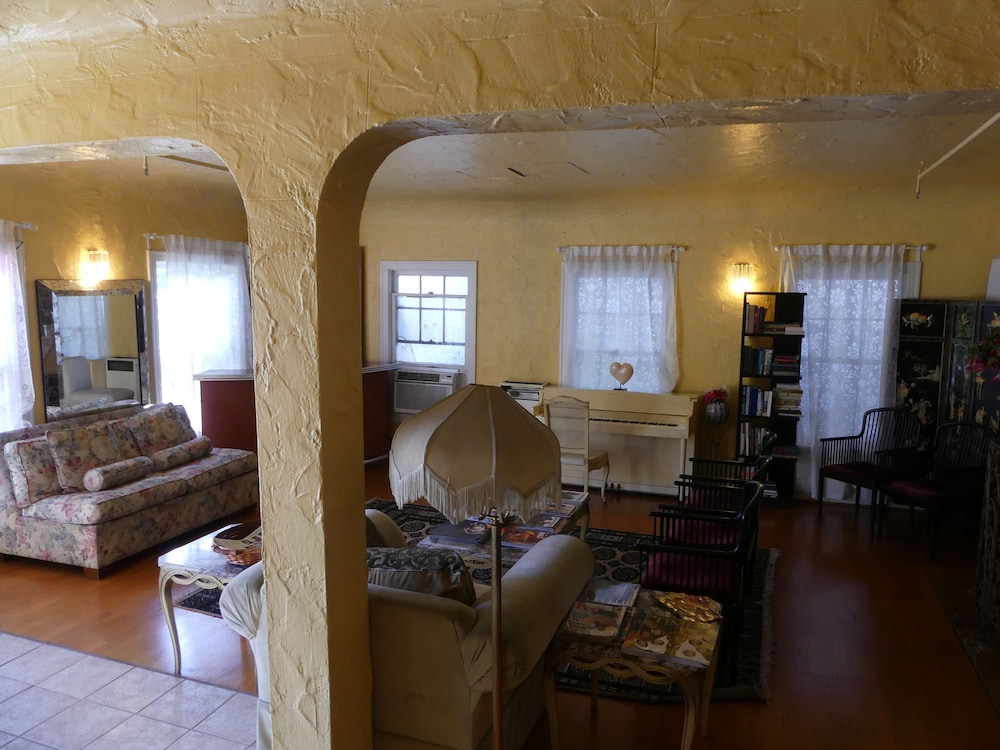 Hotel Del Flores 31/35