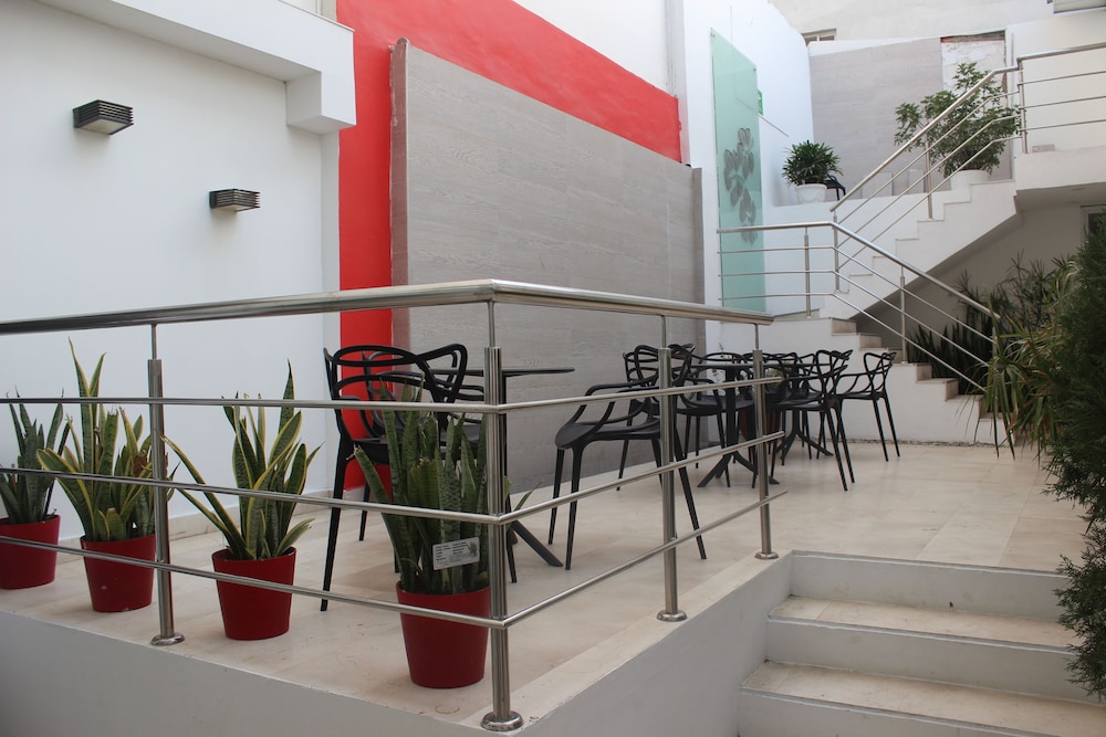 HOTEL MONTERREY 40/45