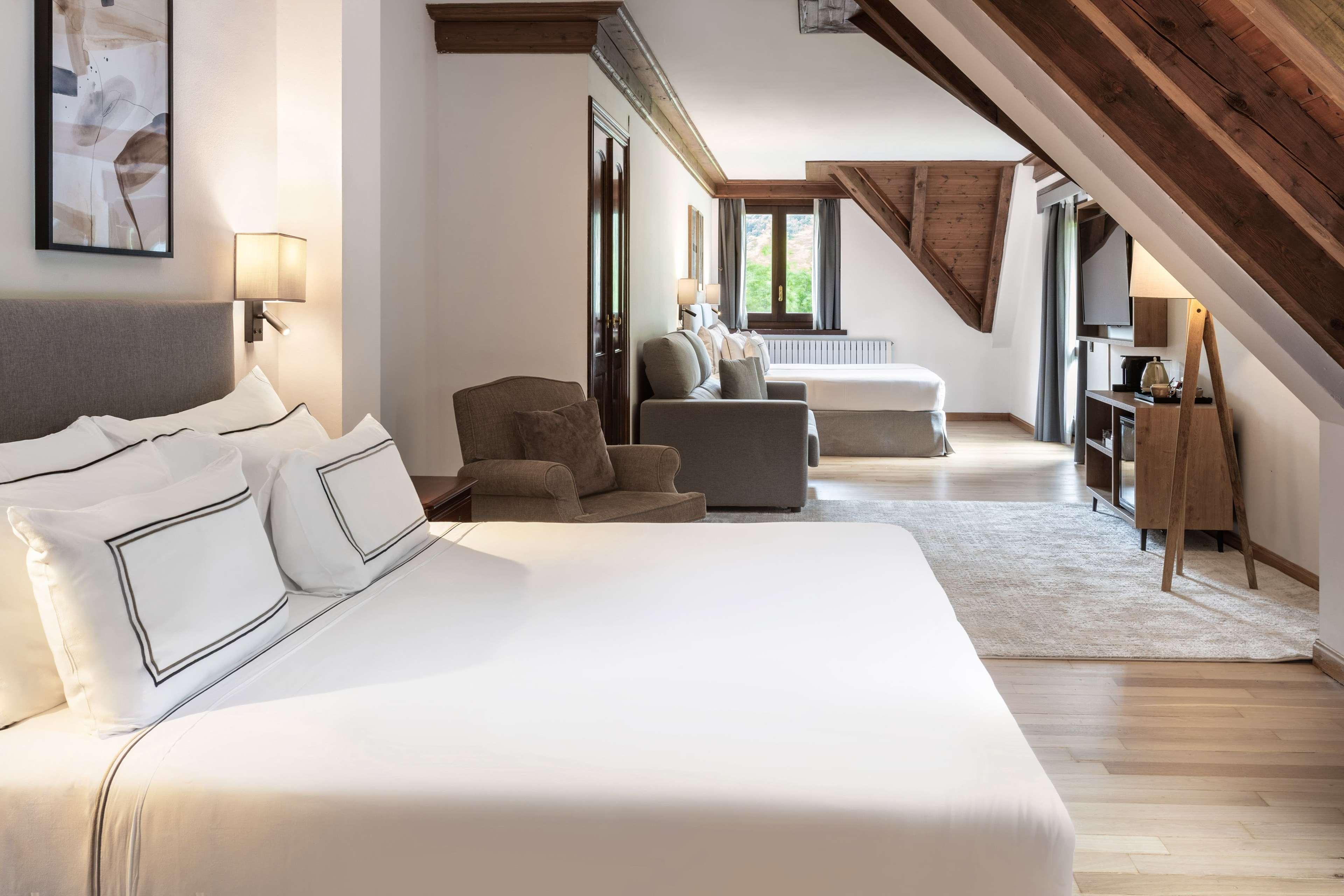 junior suite, Hotel de Tredos Baqueira Affiliated by Melia 3/10