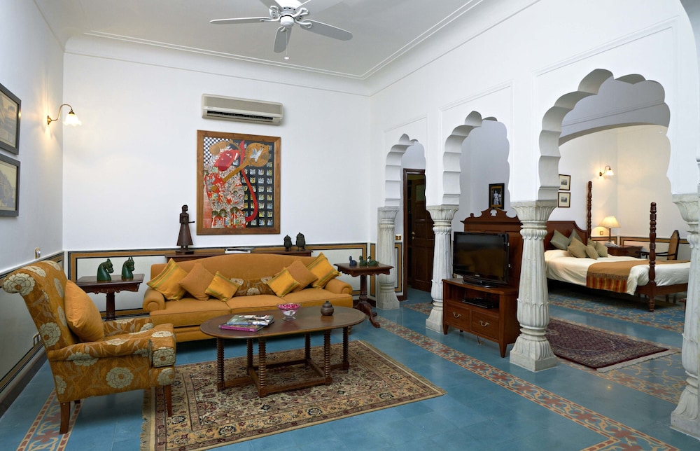 SAMODE HAVELI 38/55