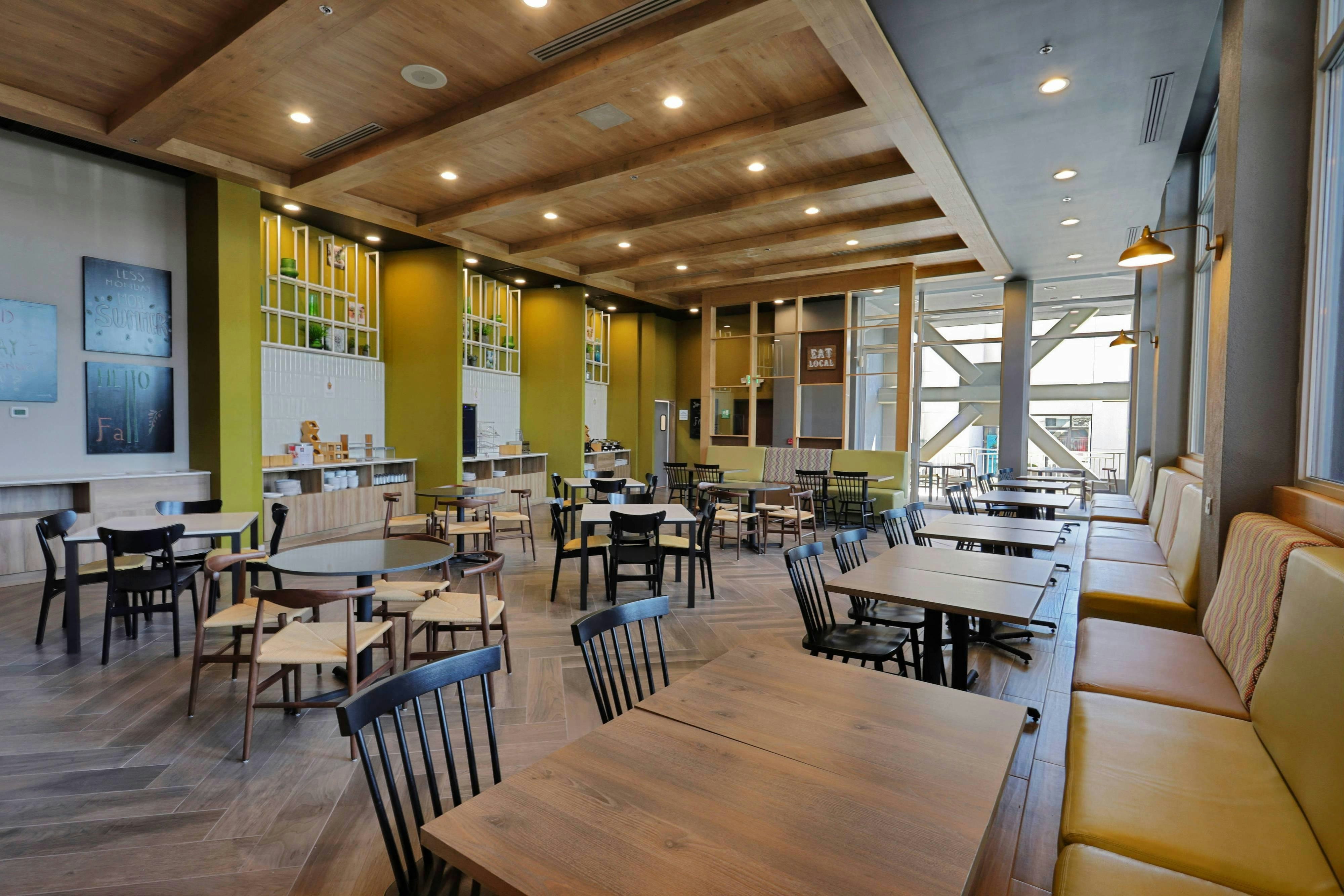 Fairfield Inn Suites By Marriott Mexicali 6/10