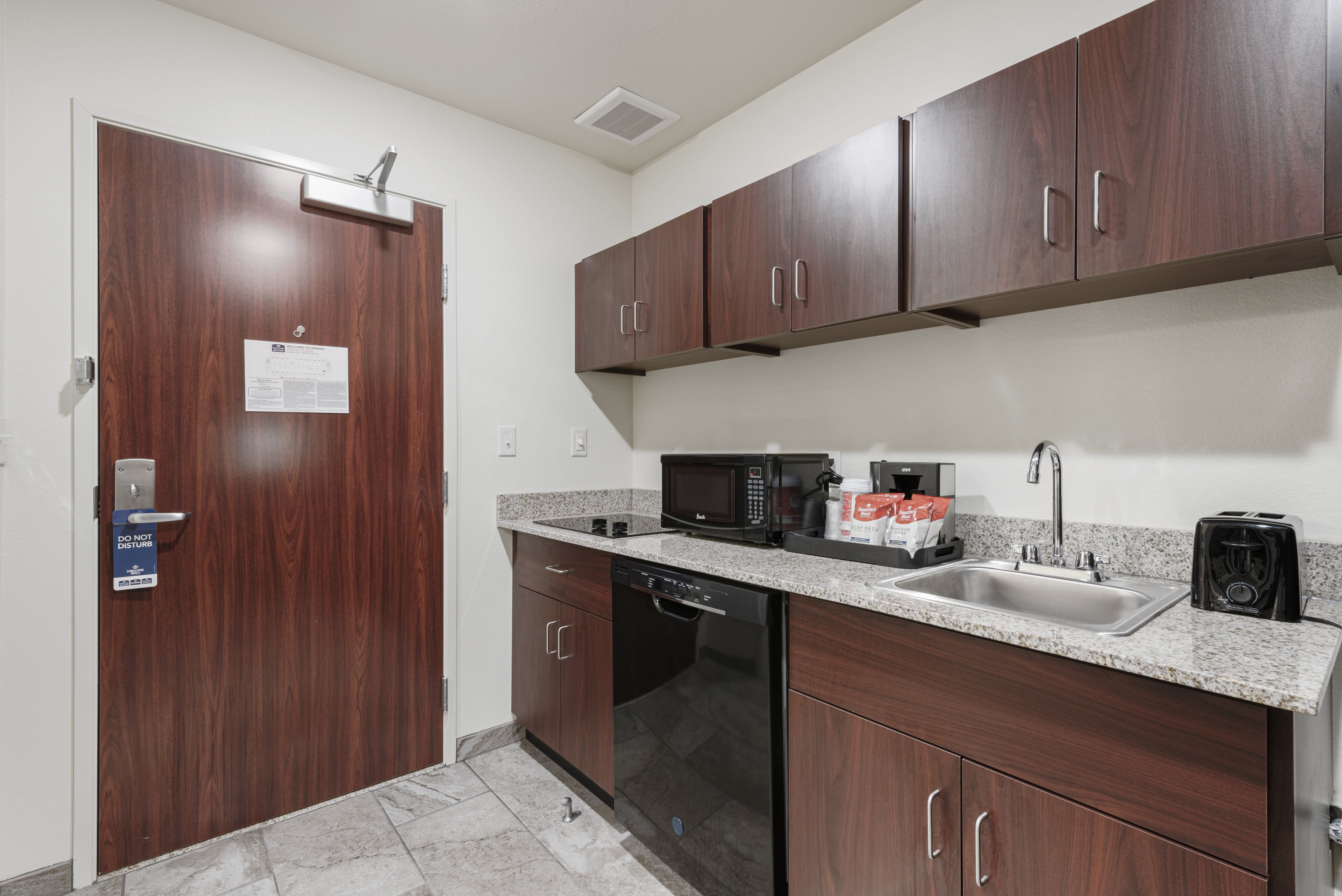 Cobblestone Hotel & Suites - Urbana 68/69