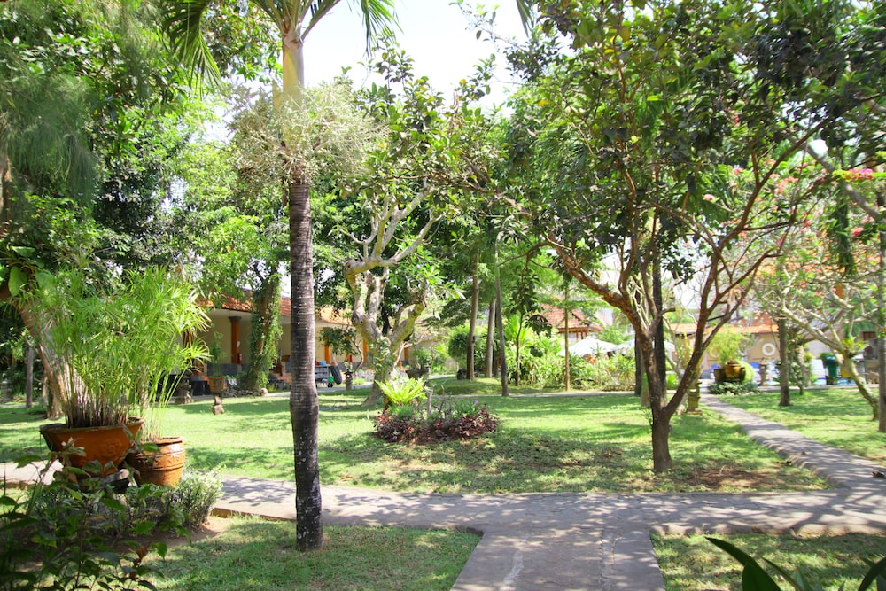 Inna Sindhu Beach Hotel and Resort photo2