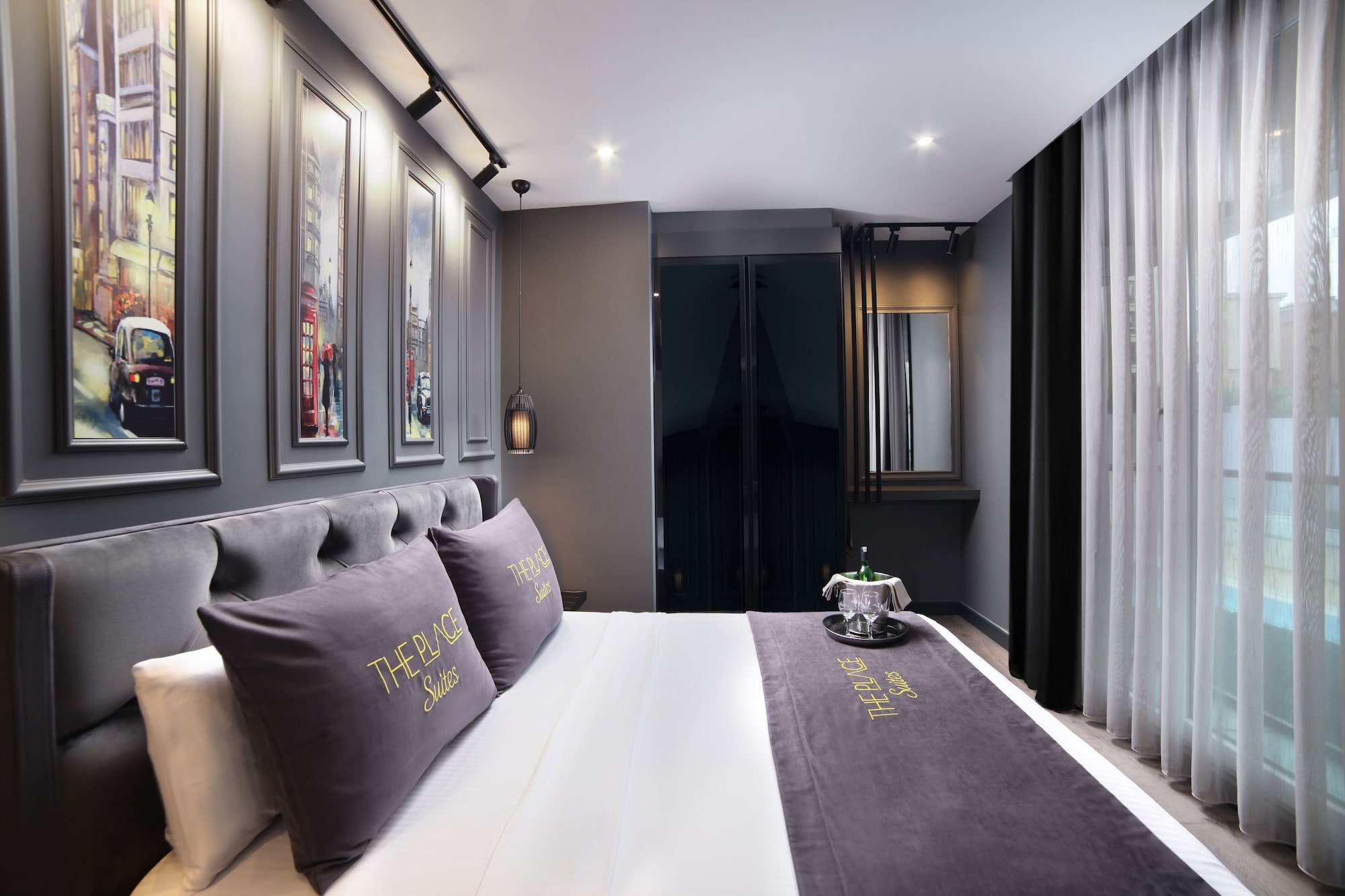 2 Bedrooms, Executive, Suite, Murphy Bed, 2 Queen Beds, 2 Sofa