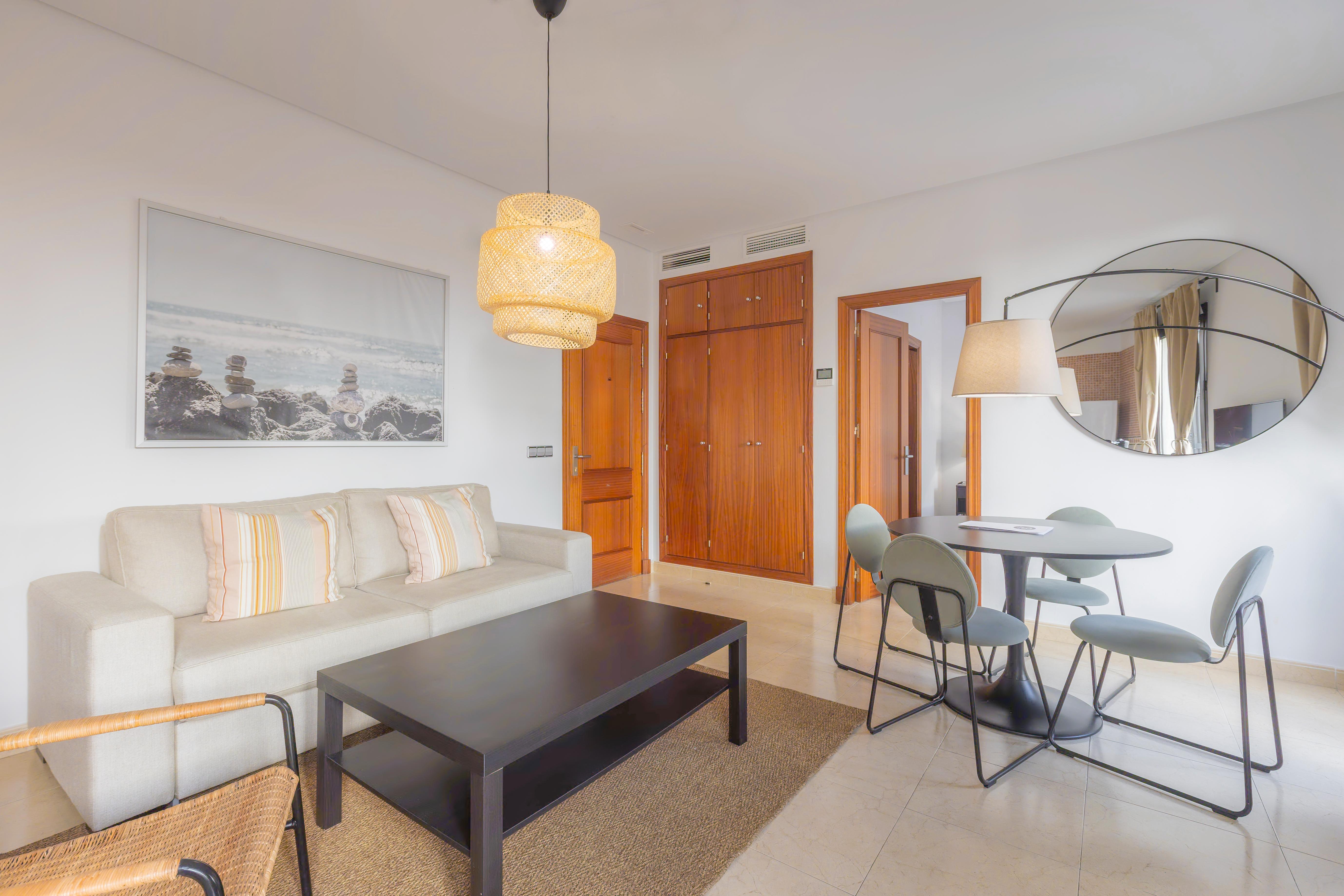 Apt Blueseas Bahia Marina 44/58