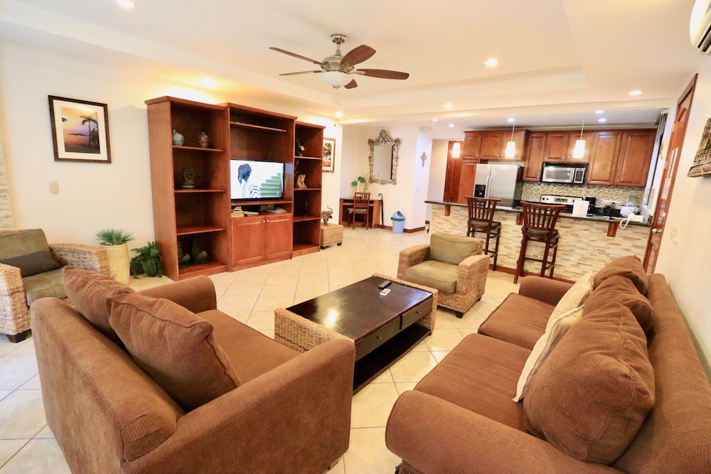 Monte Carlo Luxury Condominiums 30/50