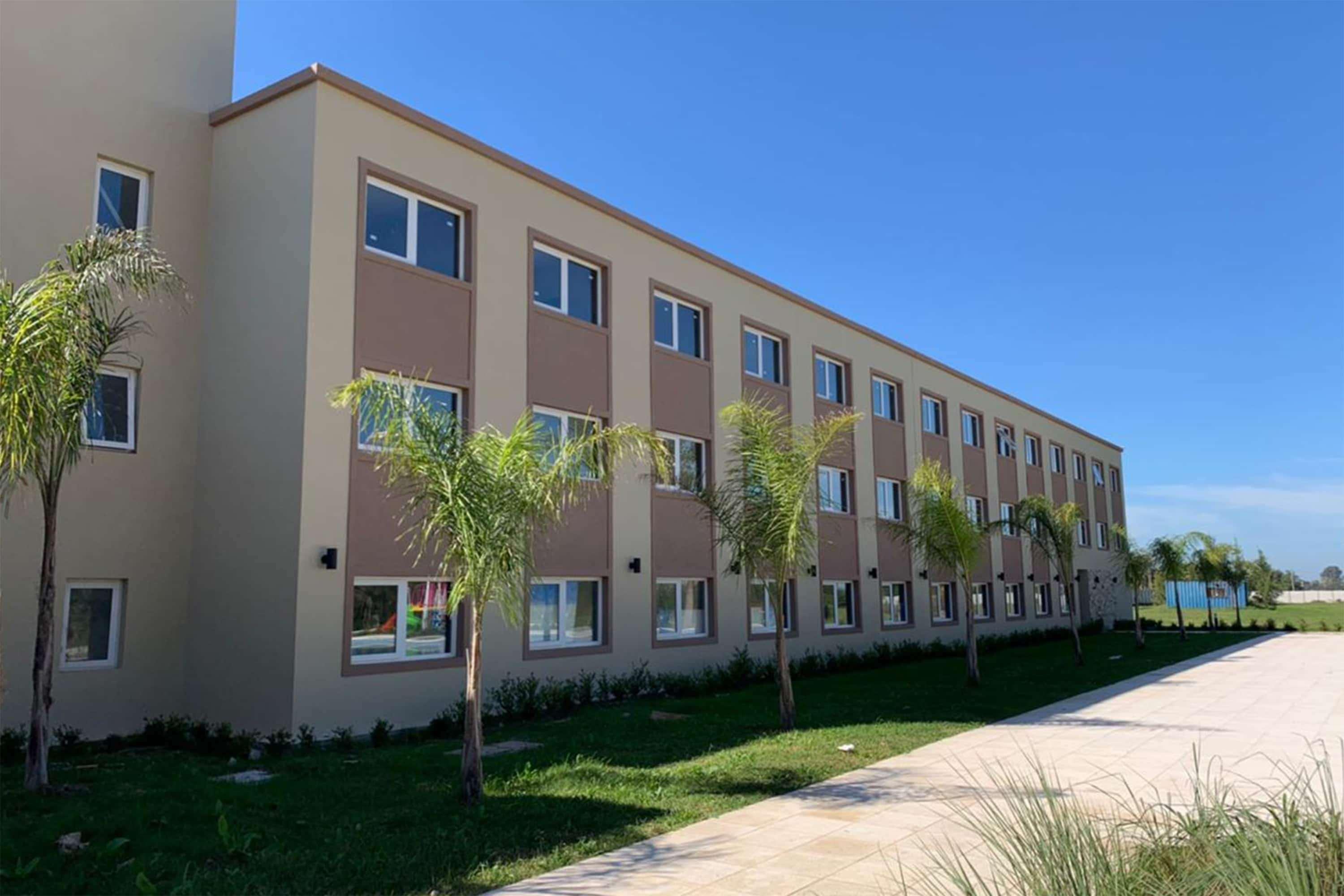 Days Inn by Wyndham Zarate 6/32