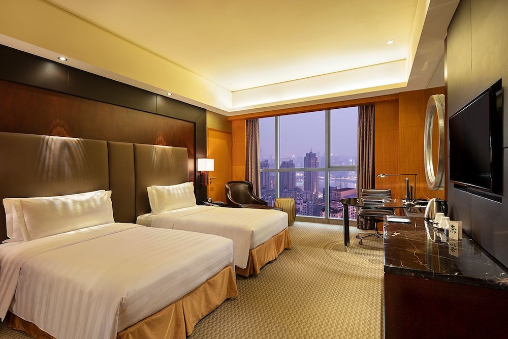 DELUXE, TWIN BEDS