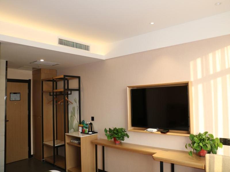 GreenTree Inn Taiheng Shuijing County Jingtai Street 2/18
