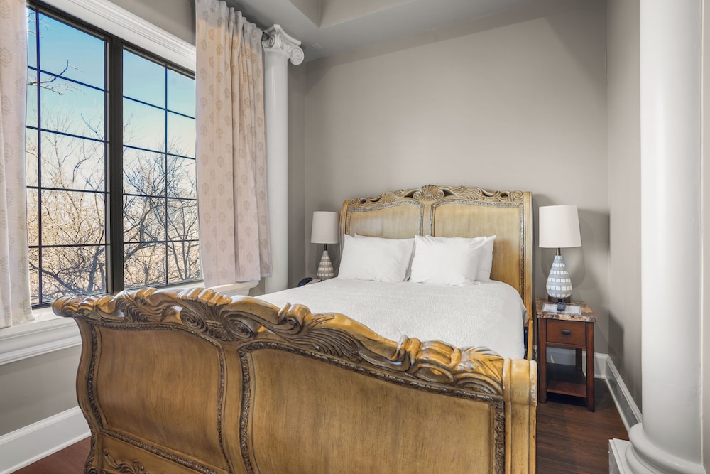 Spa, Deluxe, Suite, Queen Bed