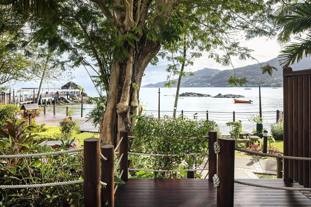 Fishermans Cove Resort 8/71