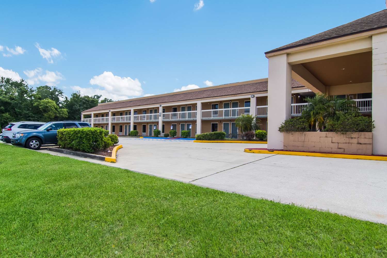 Suburban Studios Hotel Kingsland Near I-95 28/33