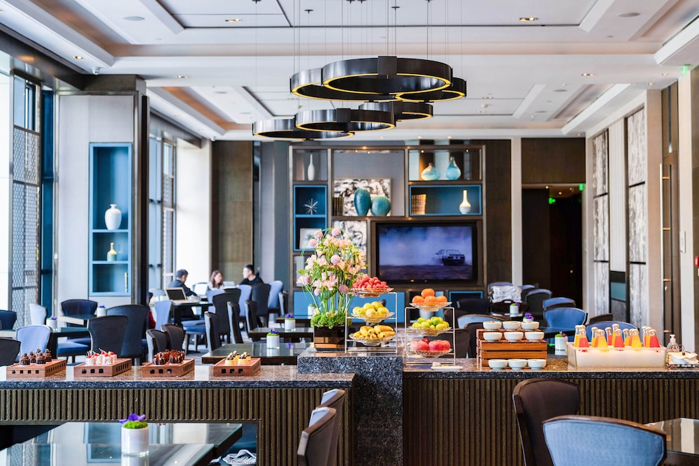 China World Hotel, Beijing, A Shangri-La Hotel 63/72