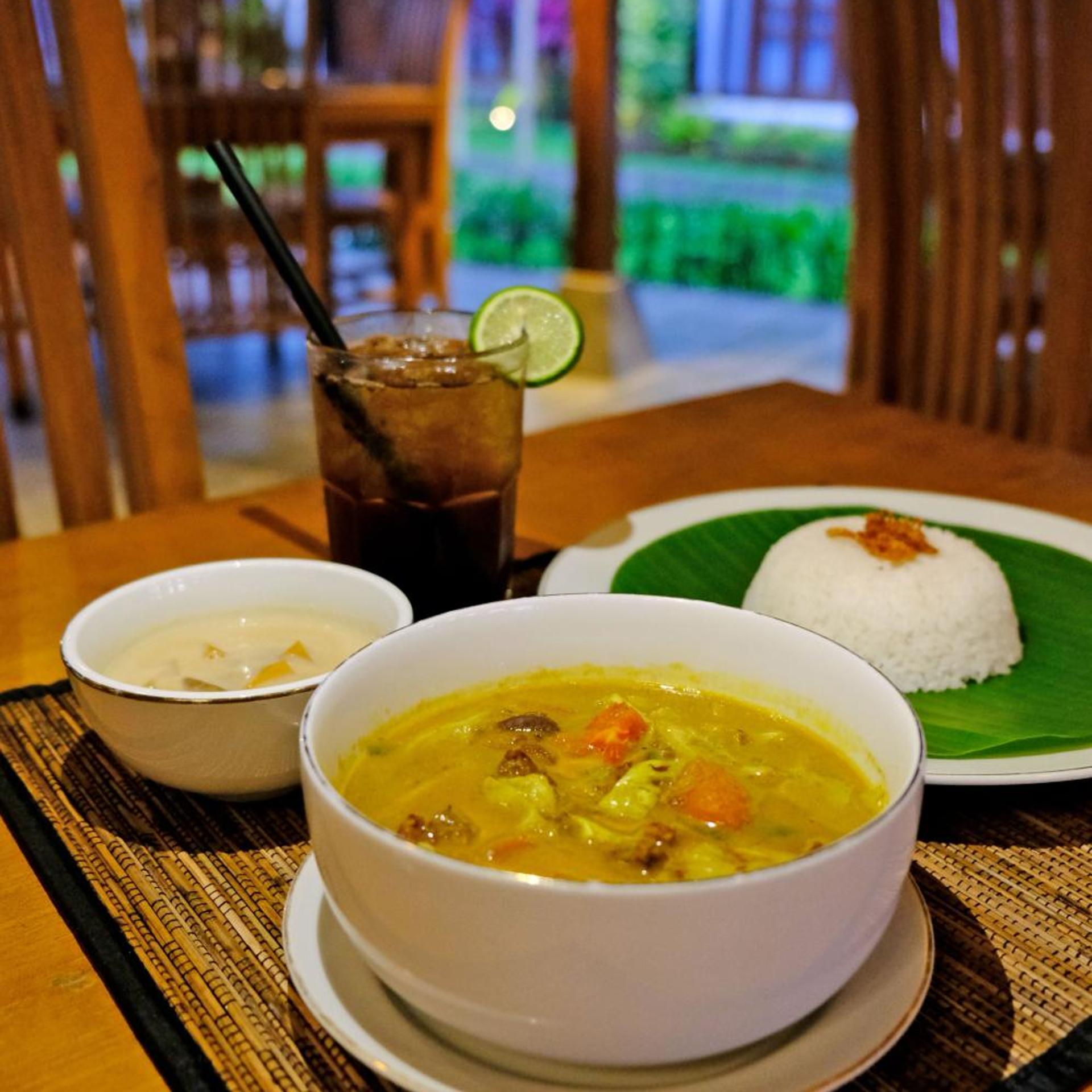 The Nalaya Hotel & Resto 20/49