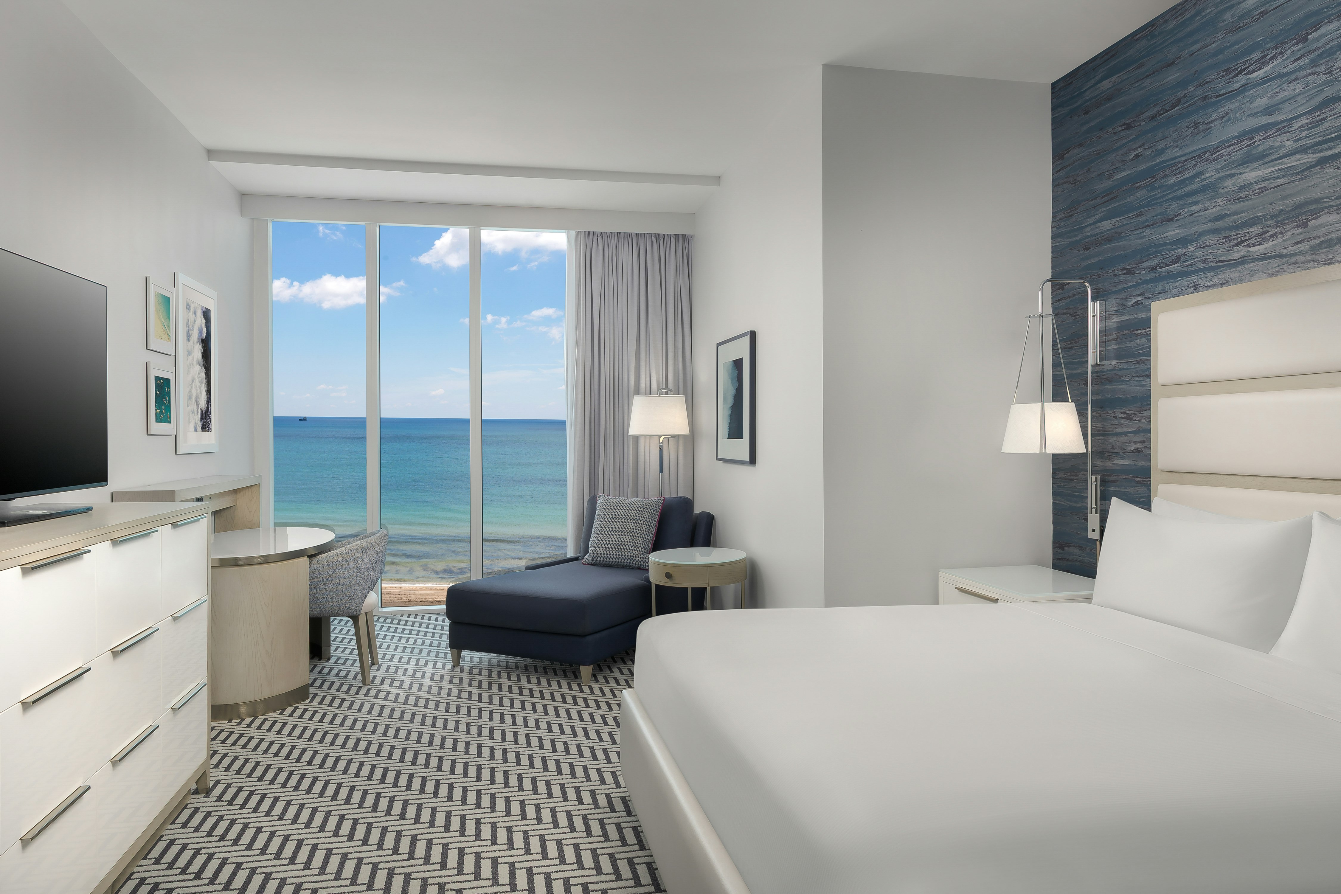Room, King Bed, Ocean Front