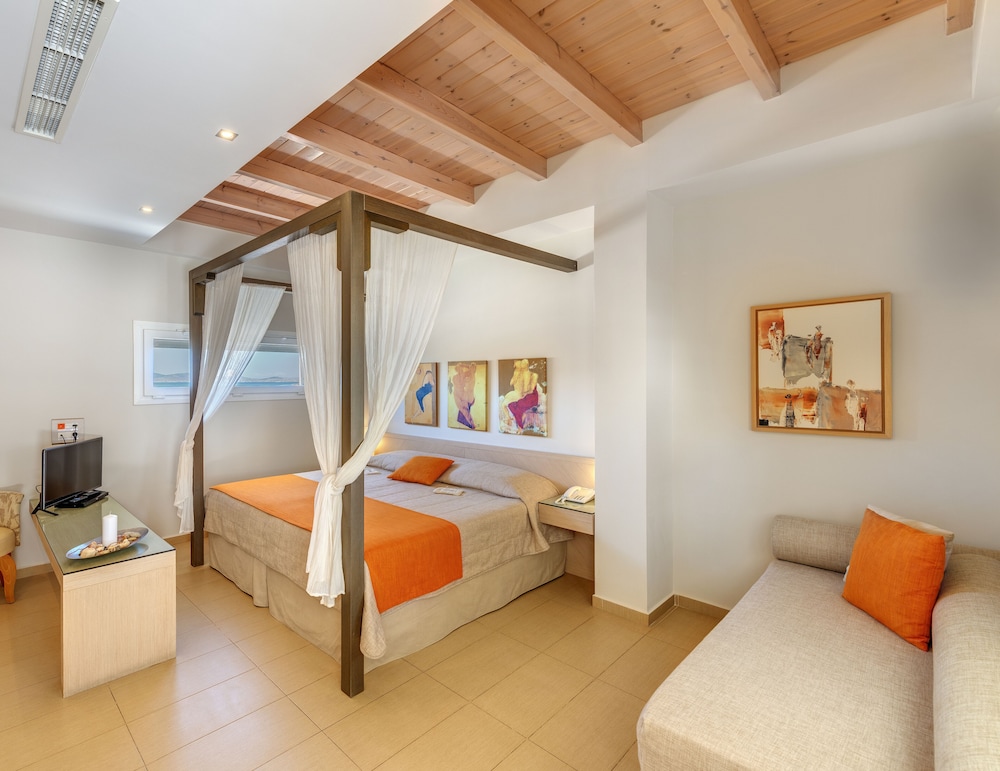 SUPERIOR, DOUBLE BED