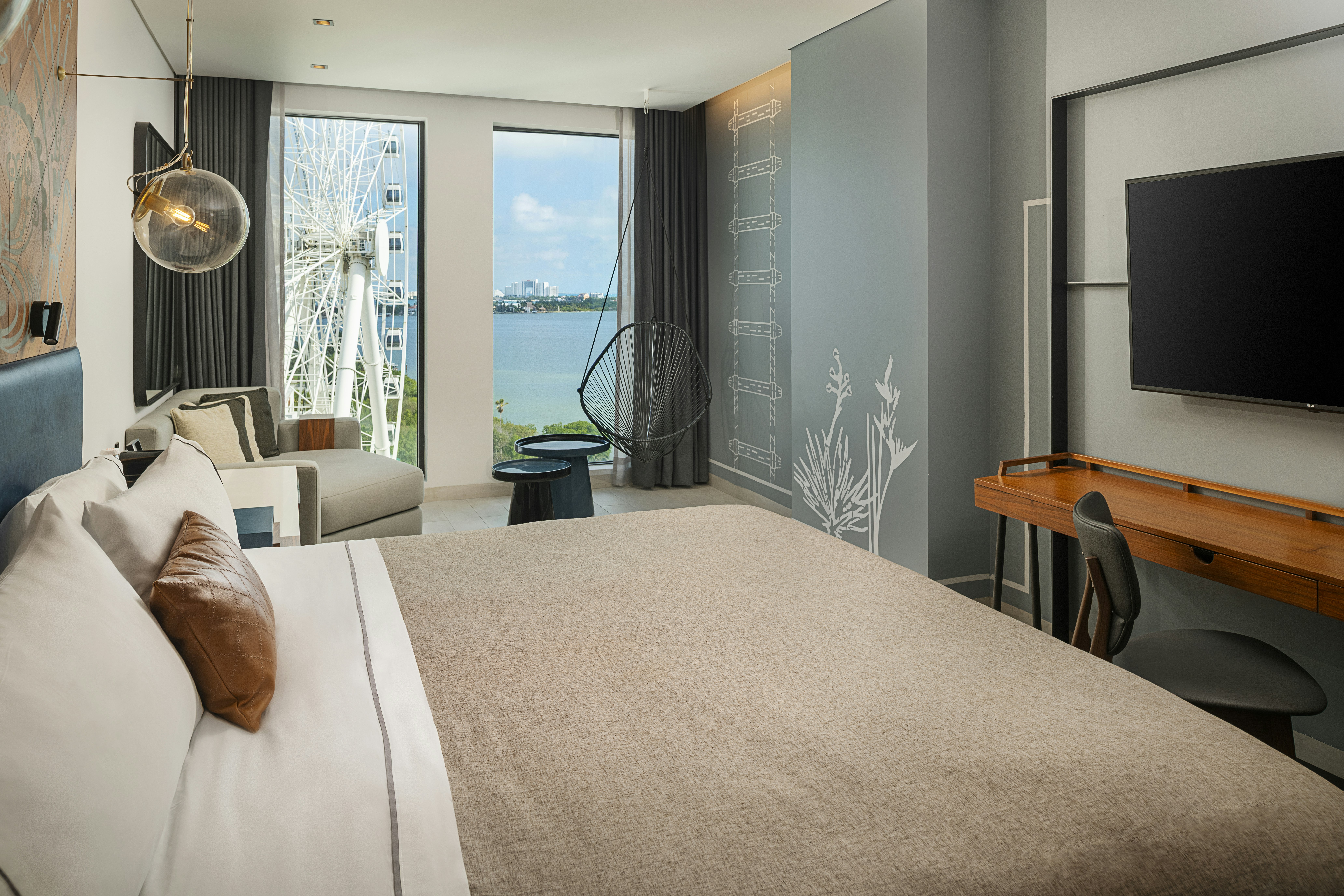 ROOM, KING BED, SUNRISE VIEW