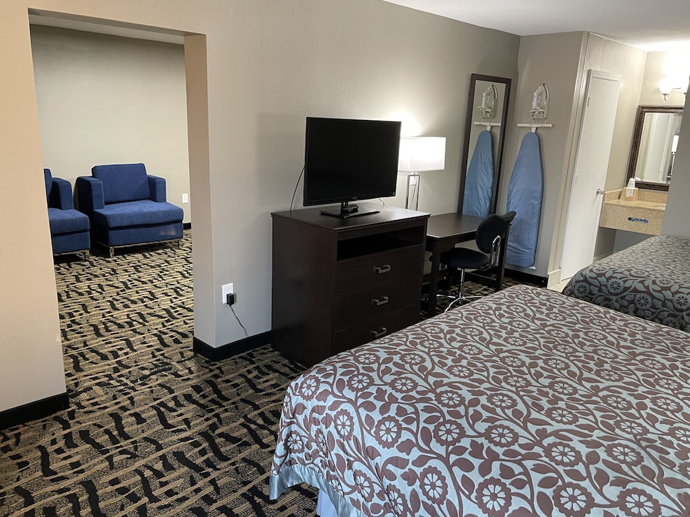 Days Inn & Suites By Wyndham Collierville Germantown Area 4/25