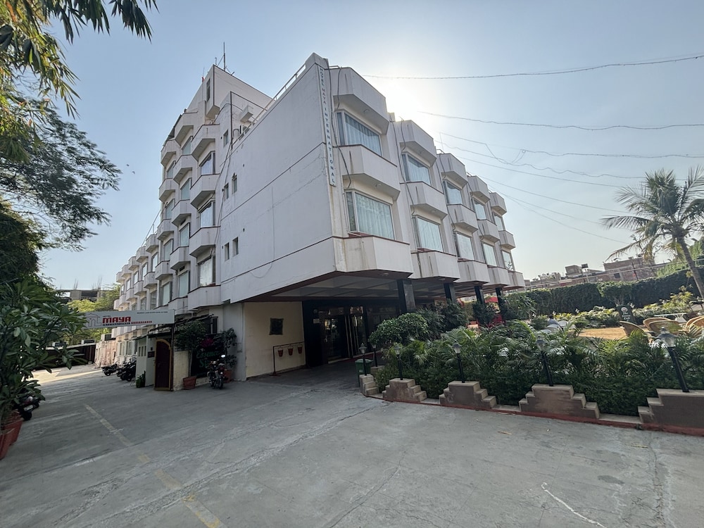 Hotel Maya International 36/50