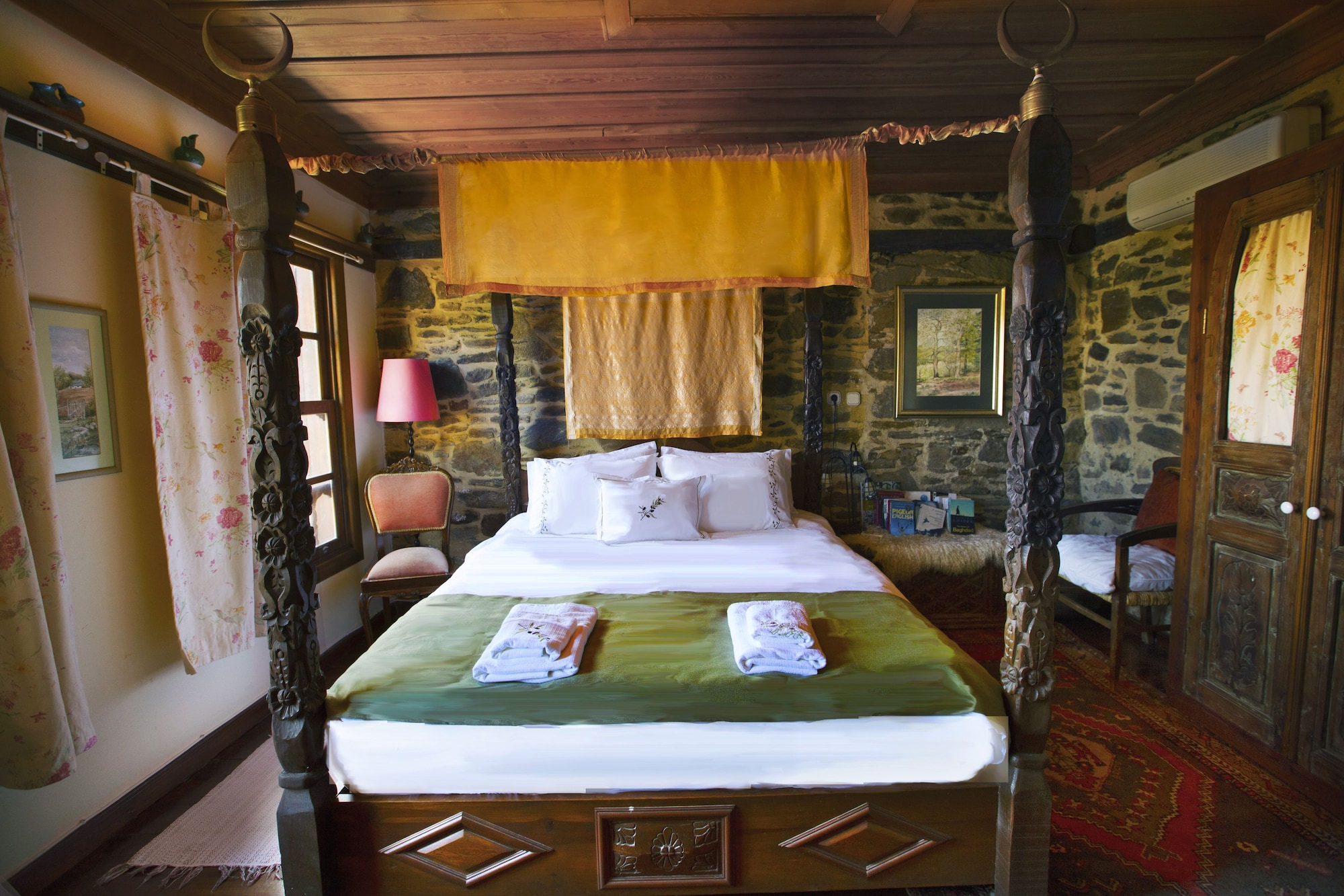 Olive, House, 1 Queen and 1 Double Bed