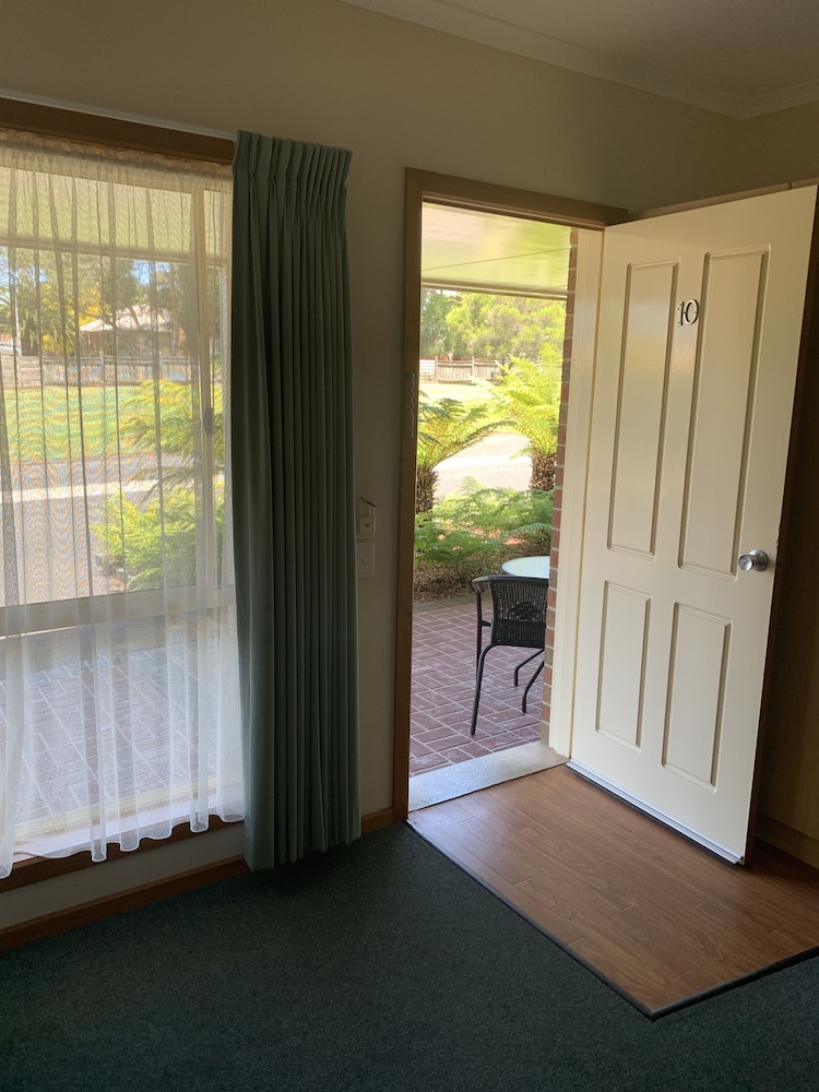 Arthur Phillip Motor Inn 20/36