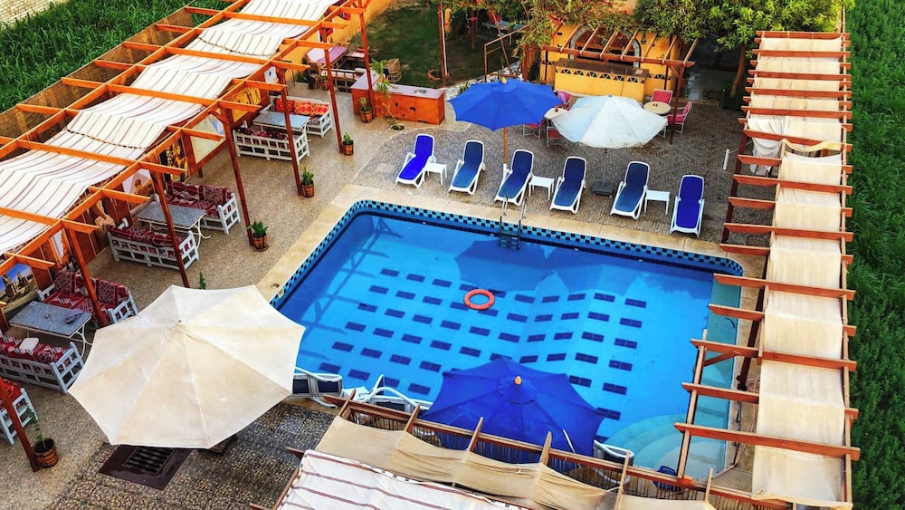 Nile Compound Hotel 24/50