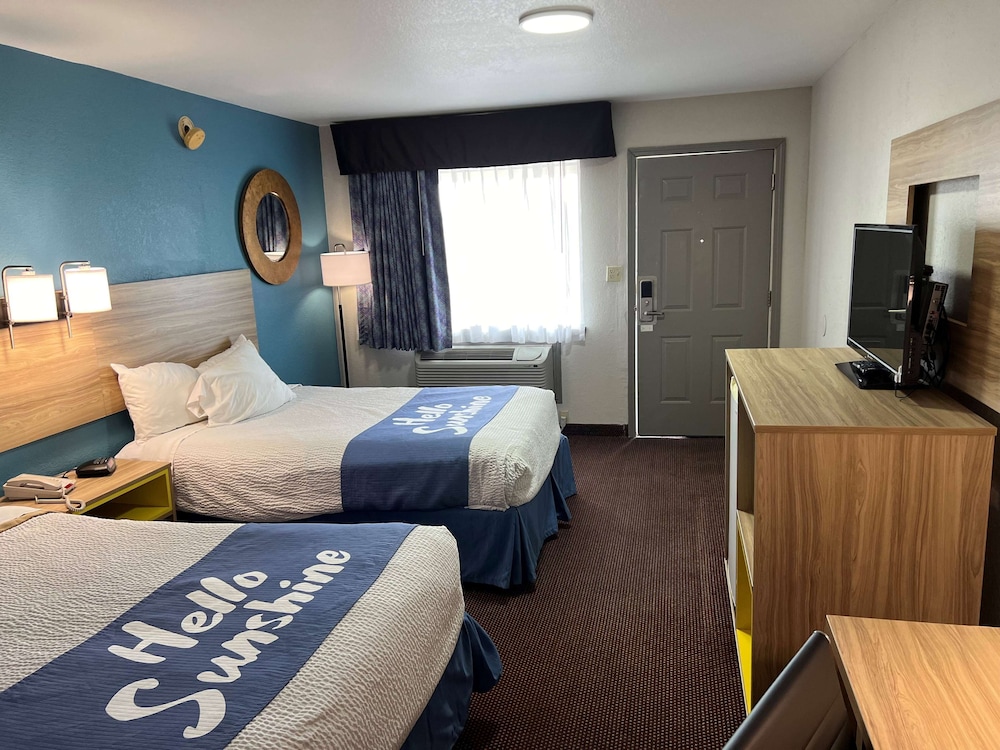 Days Inn by Wyndham Pratt 21/54