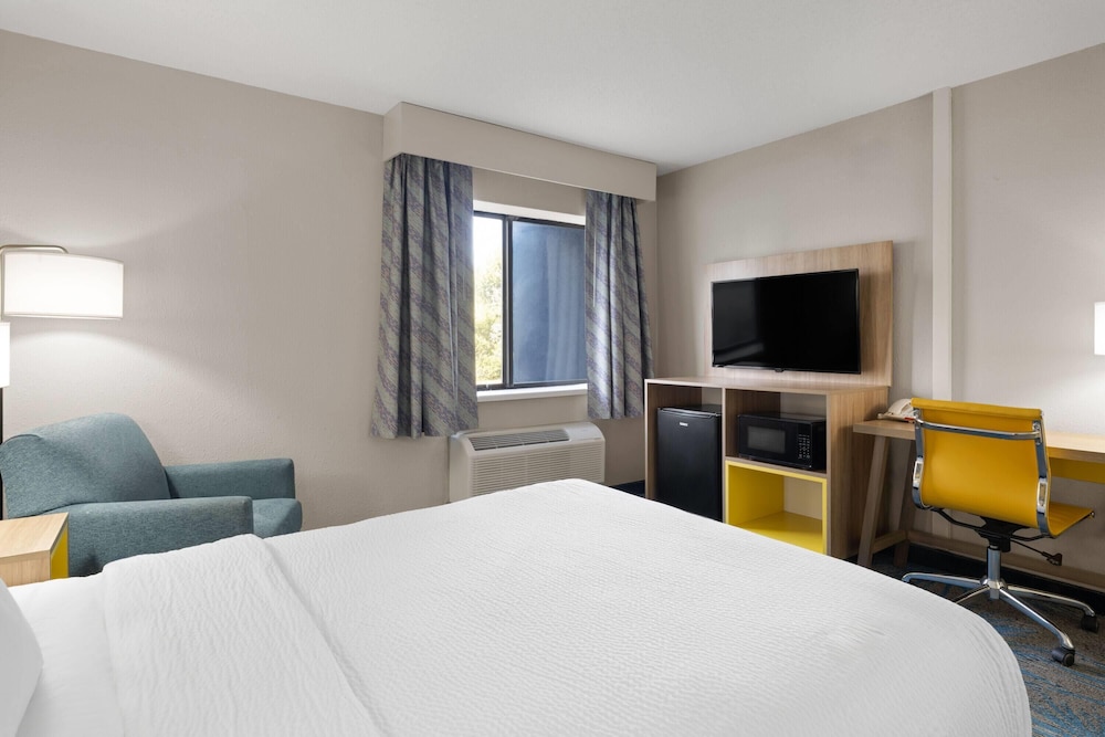 Days Inn by Wyndham Davenport 13/50