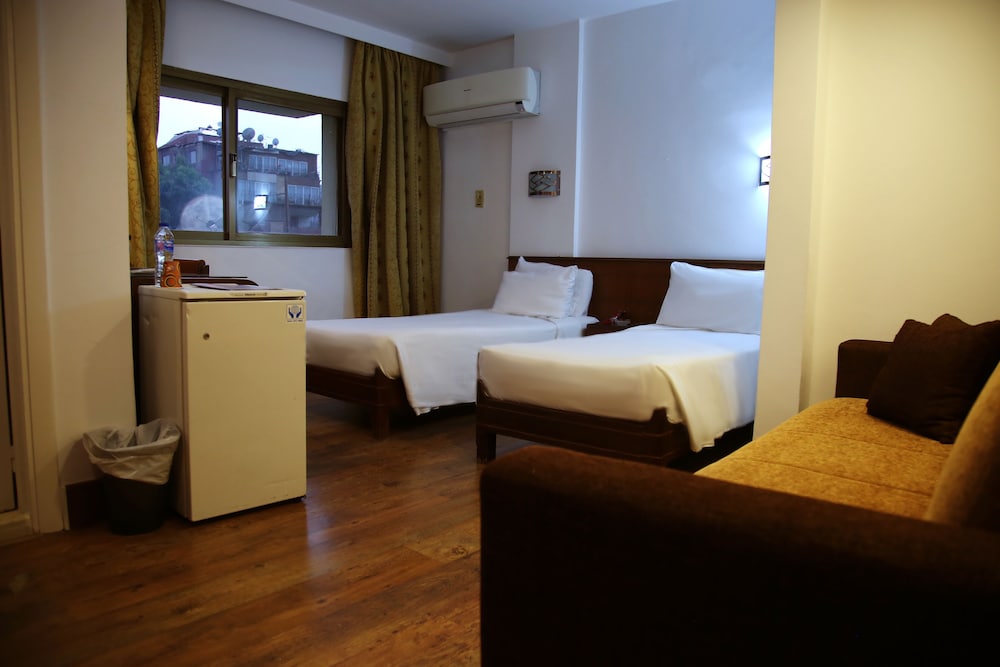 Pearl Hotel 17/39