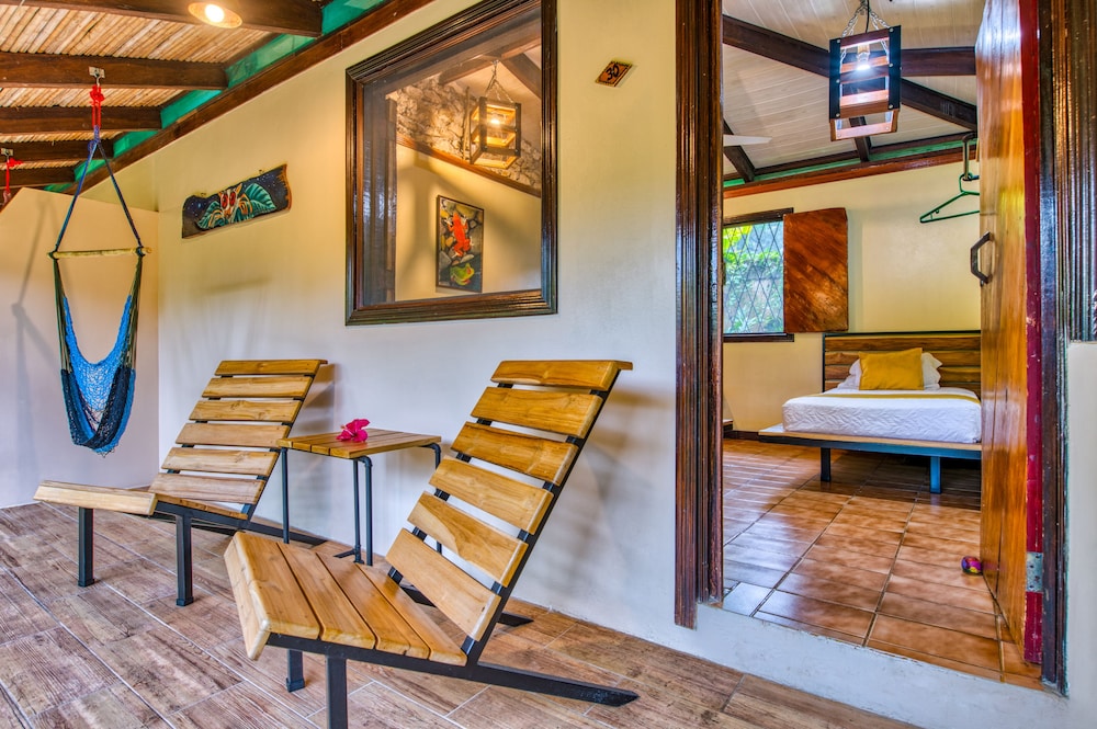 Atlantida Lodge 55/63