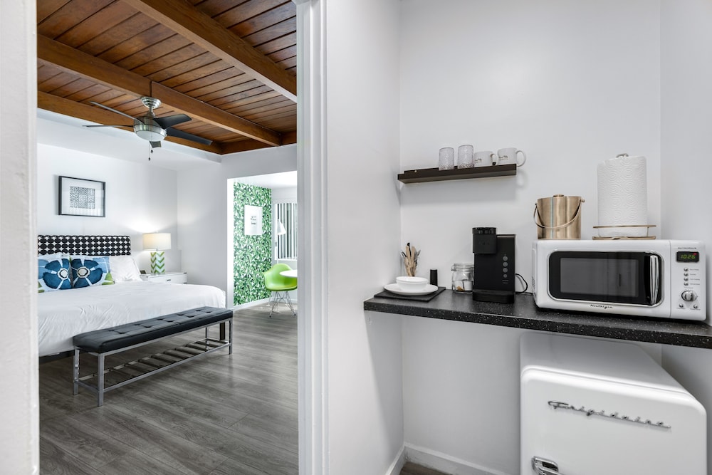 The Three Fifty Hotel - Adults Only 62/63