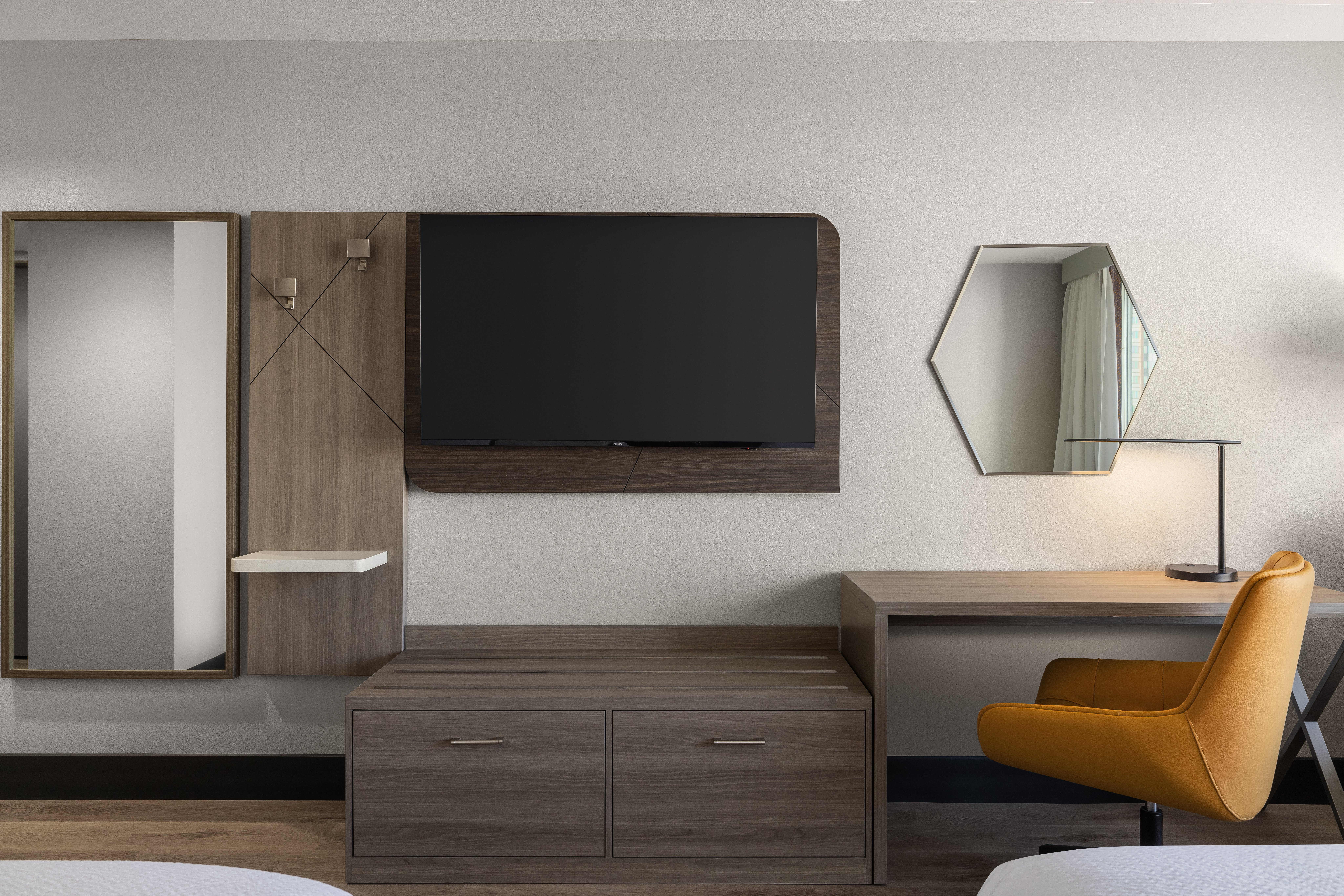 Holiday Inn Express & Suites Phoenix - Midtown 46/54
