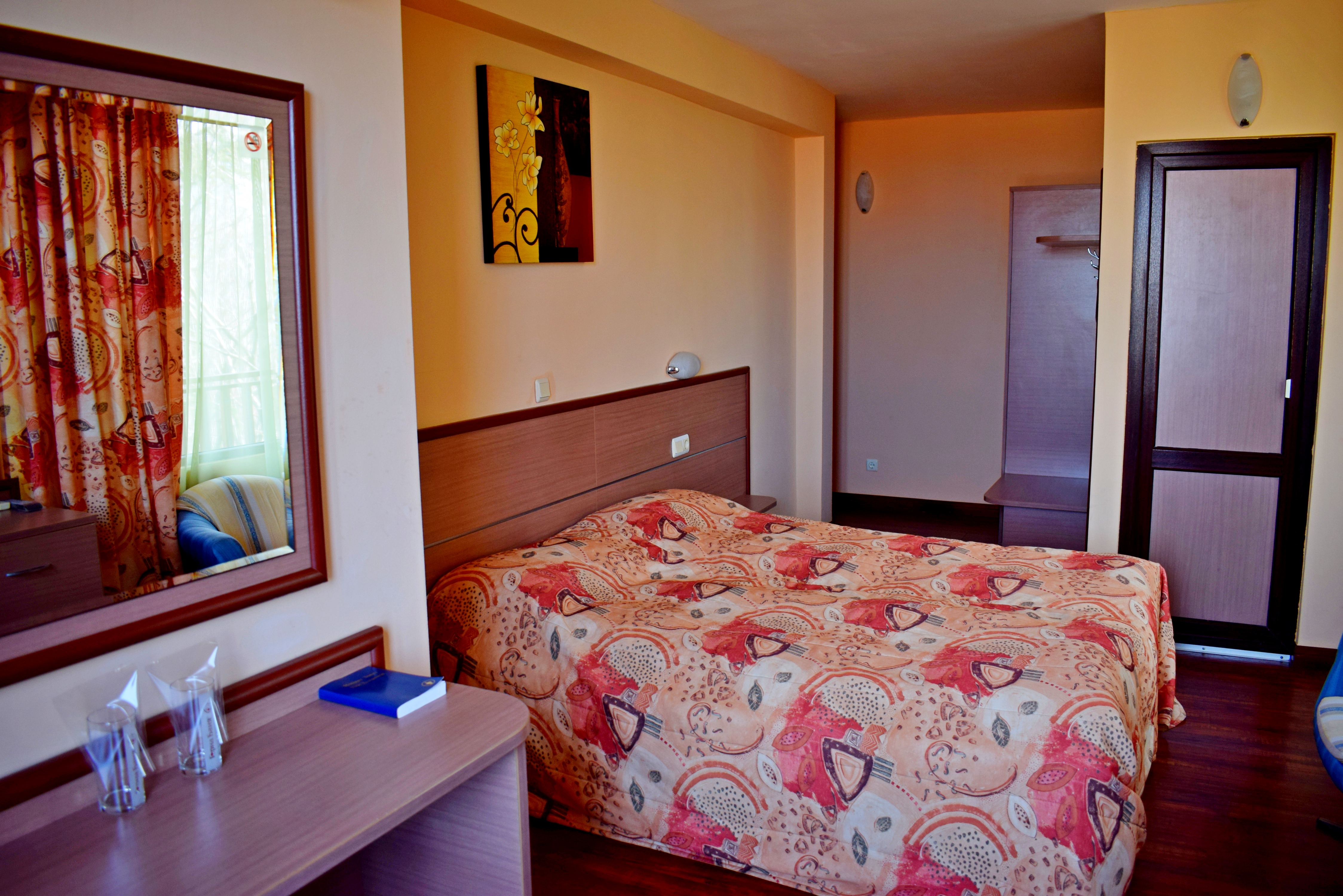 Royal Beach Hotel 11/35