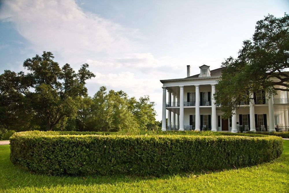 Dunleith Historic Inn 51/57