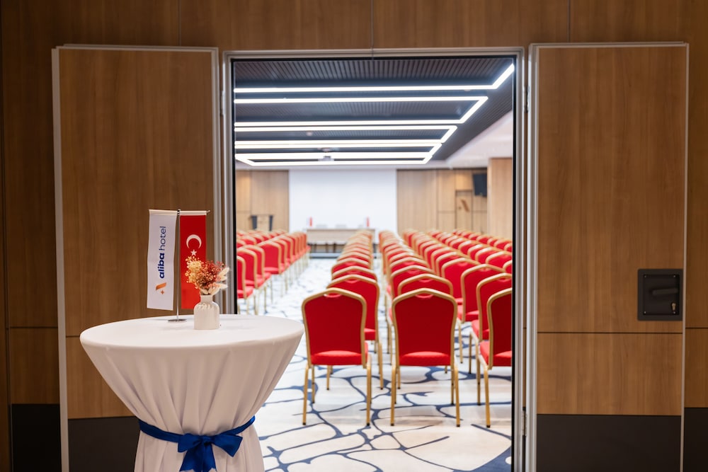 Aliba Hotel 50/50