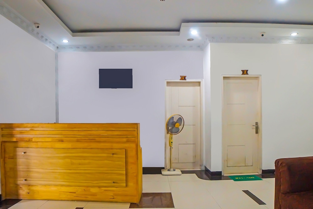 OYO 94077 99 Residence photo1