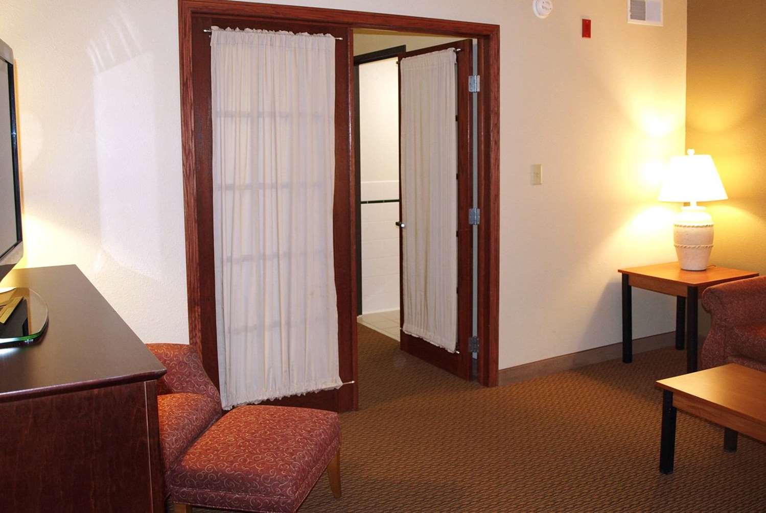 Red Lion Inn & Suites Grimes 22/29