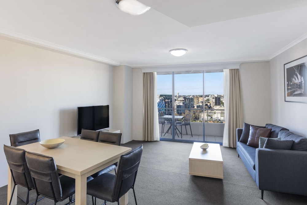 Oaks Sydney Castlereagh Suites 59/78