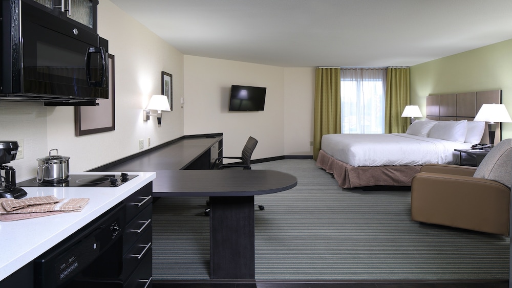 Candlewood Suites Newark South University Area 6/28