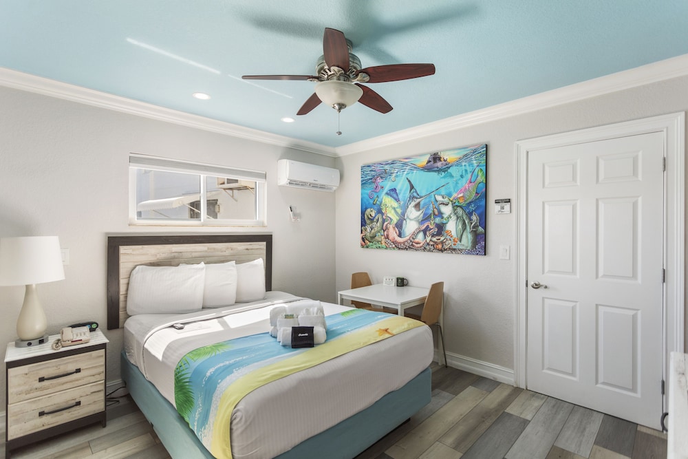 Room, Queen Bed, Ballpark View