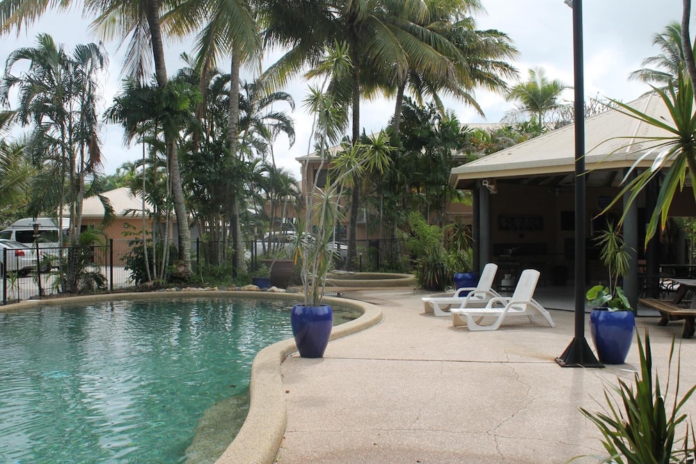 BOHEMIA RESORT CAIRNS 43/45