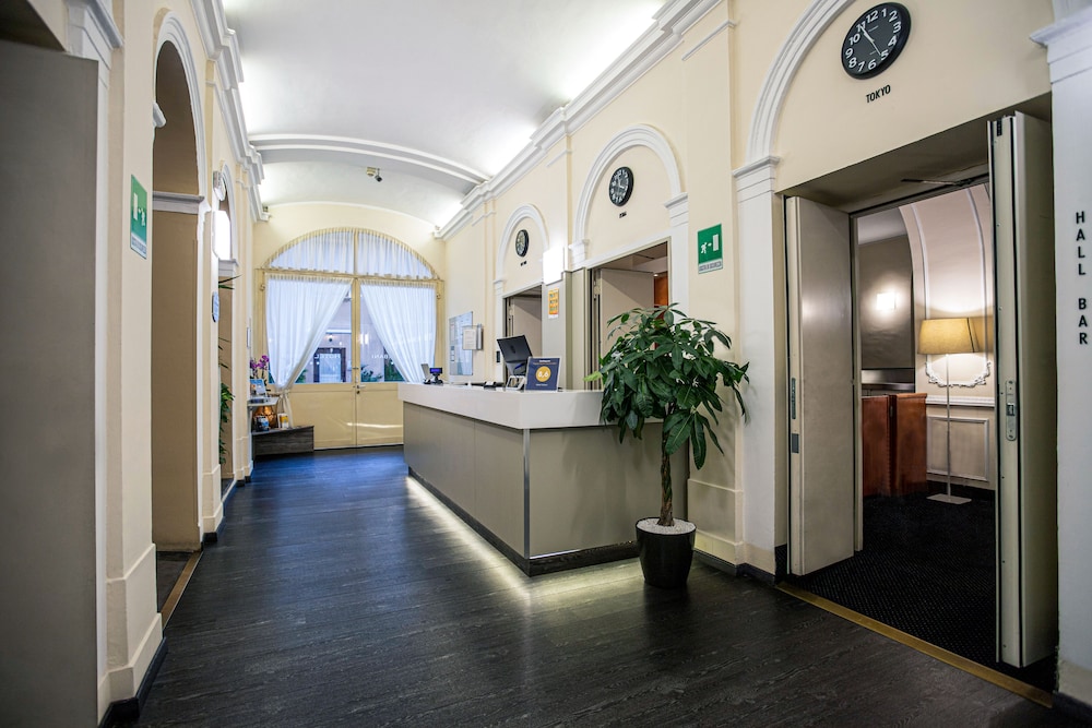 Urbani Hotel 6/49